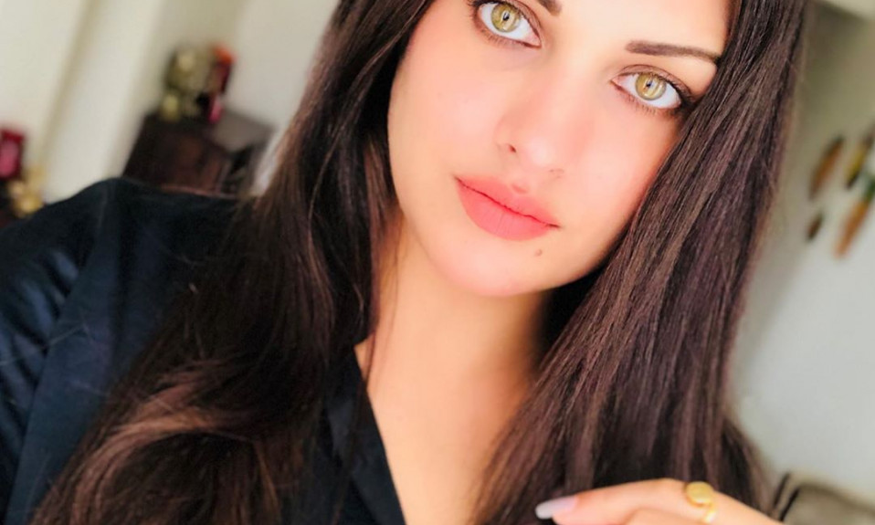 himanshi khurana