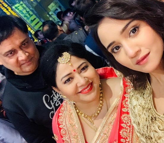 ashi singh family