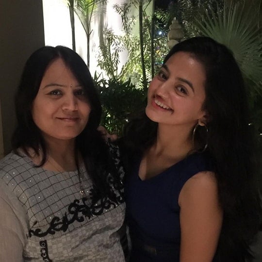 helly shah mother