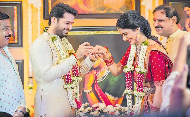 nithiin engagement photo