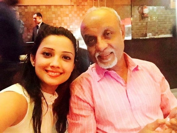 adaa khan father