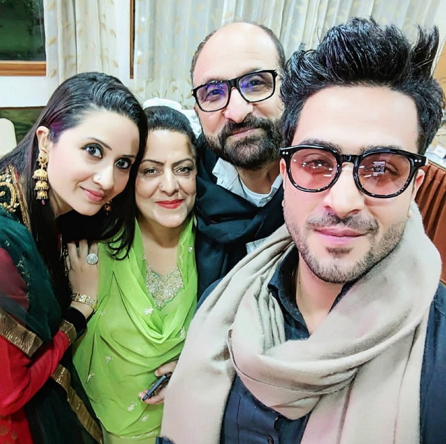 aly goni family