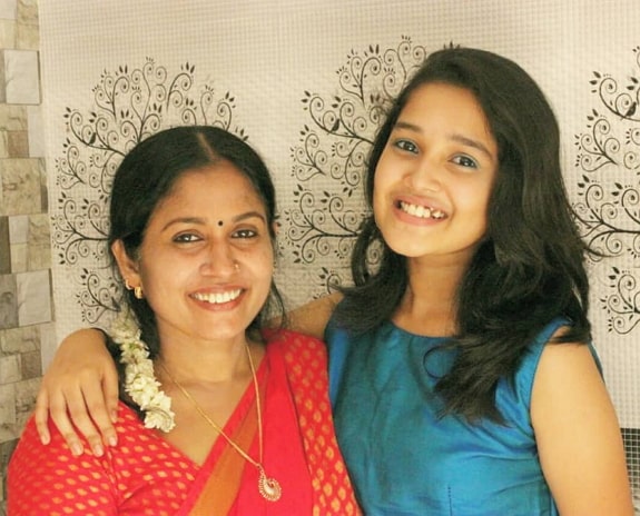 anikha surendran mother