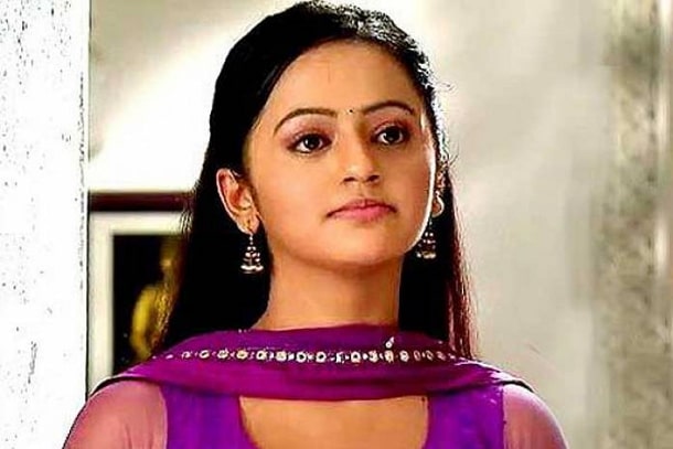 helly shah in zindagi ka har rang gulaal