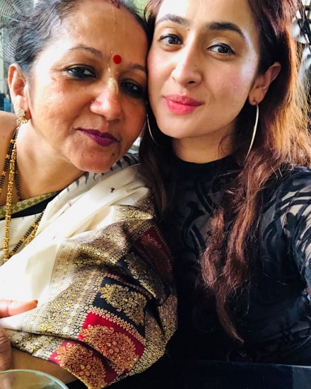 ruchikaa kapoor mother