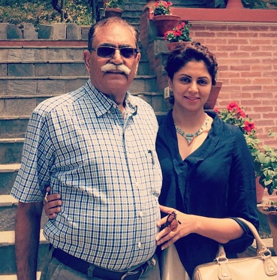 kavita kaushik father