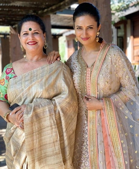 divyanka tripathi mother