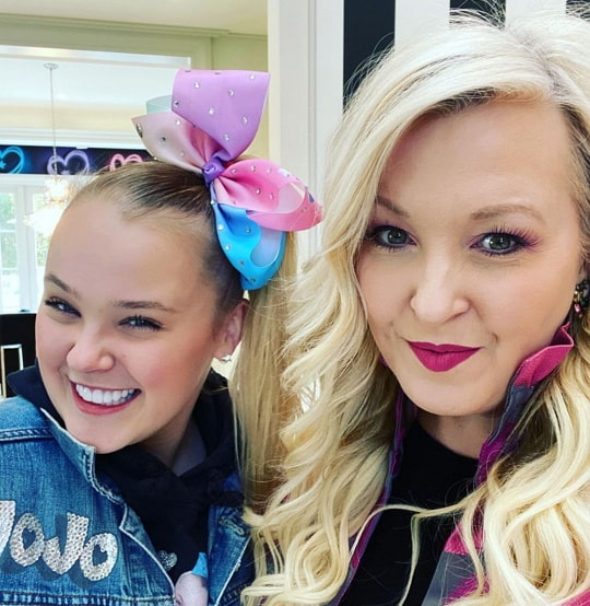 jojo siwa mother