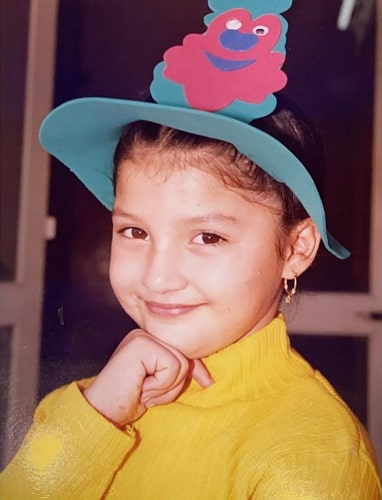 mehreen pirzada childhood photo