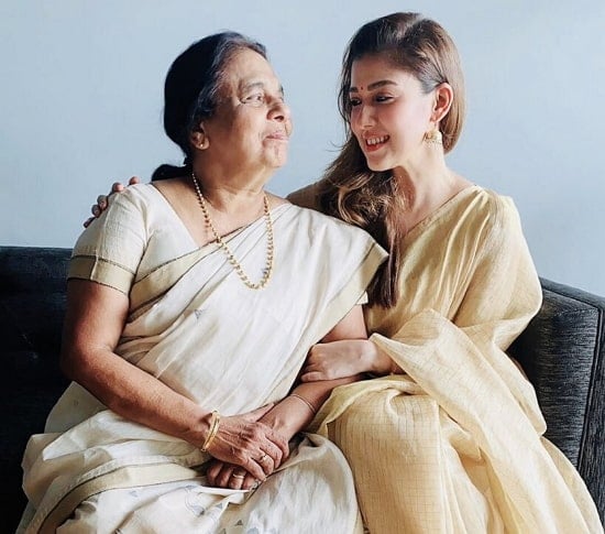 nayanthara mother