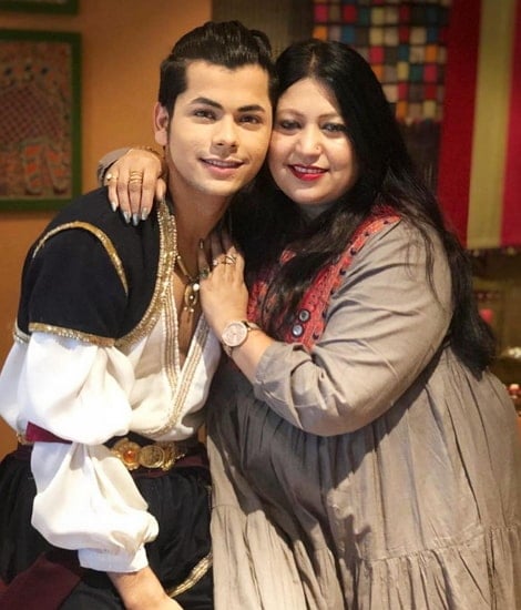 siddharth nigam mother