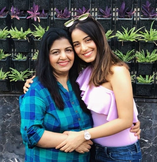 srishty rode mother