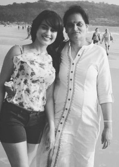 surbhi jyoti mother