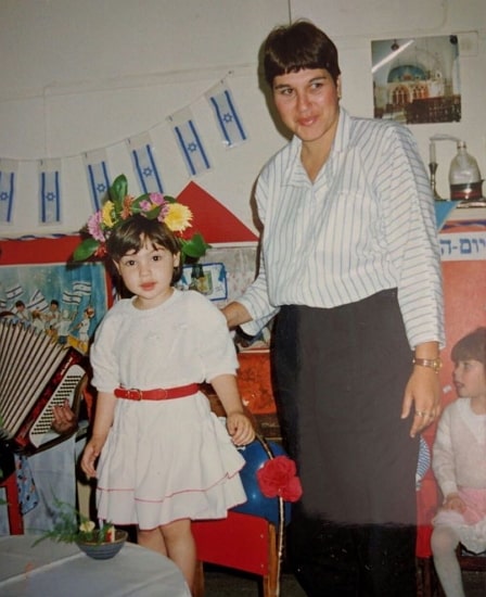 gal gadot childhood photo