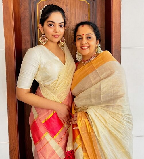 ahaana krishna mother