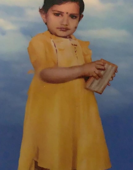 rithu manthra childhood photo