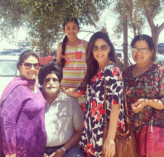 mona singh family