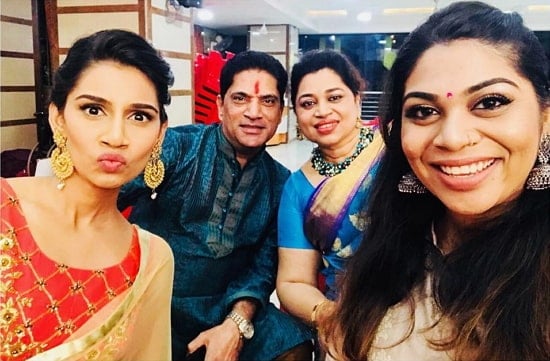 sanjana ganesan family