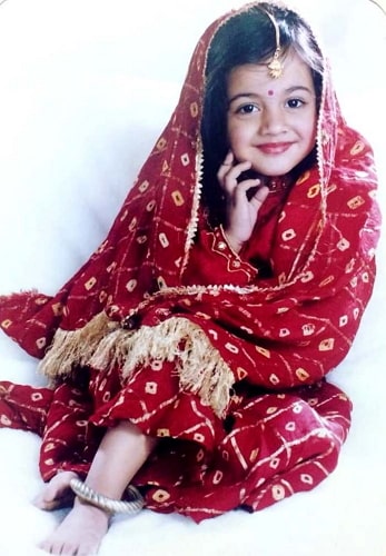 aditi sharma childhood photo