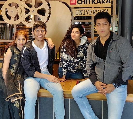 ritika singh family