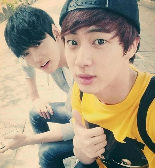 jungkook with his brother