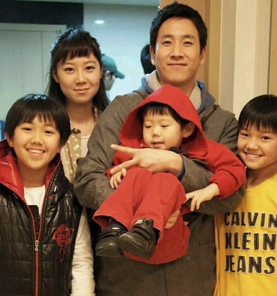 lee sun-kyun family