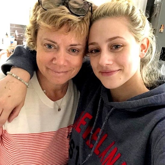 lili reinhart mother