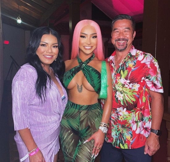 nikita dragun with her parents