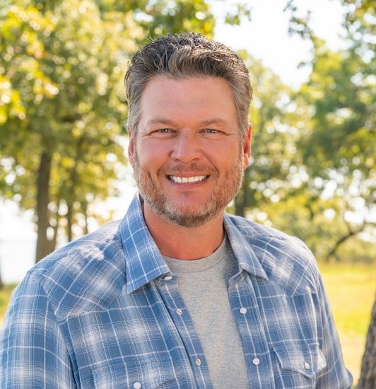 Blake Shelton Age, Net Worth, Wife, Family, Height and Biography