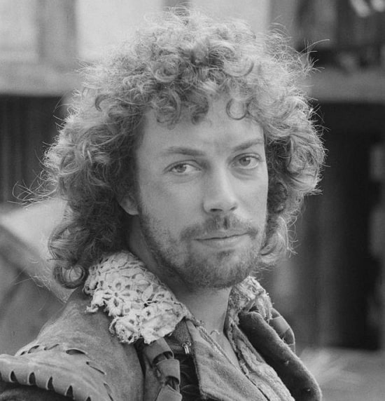 Tim Curry Age, Net Worth, Girlfriend, Family, Height and Biography