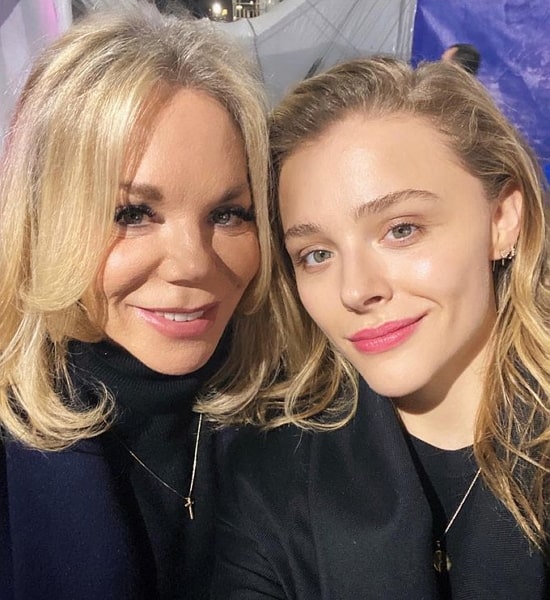 chloe grace moretz mother