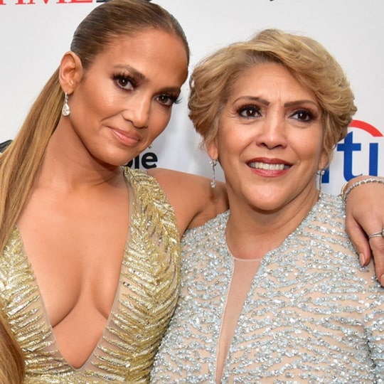 jennifer lopez mother