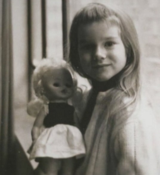 laura linney childhood pic