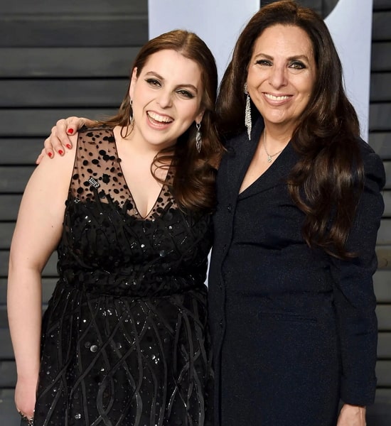 beanie feldstein mother