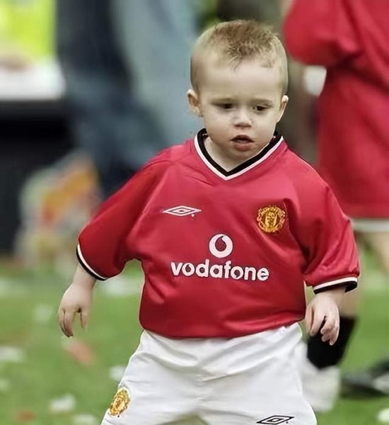 brooklyn beckham childhood pic