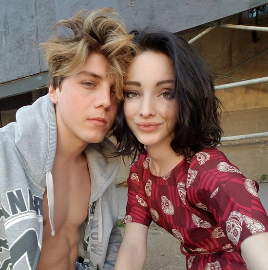 emma dumont boyfriend