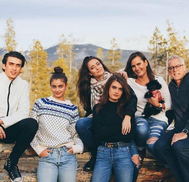 taylor hill family