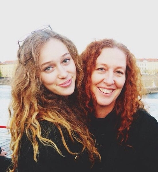 alycia debnam-carey mother