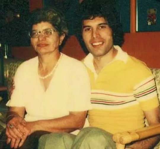 freddie mercury mother