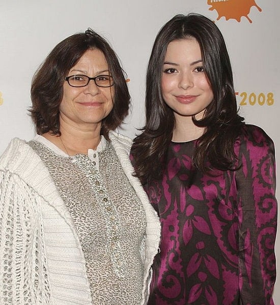 miranda cosgrove mother