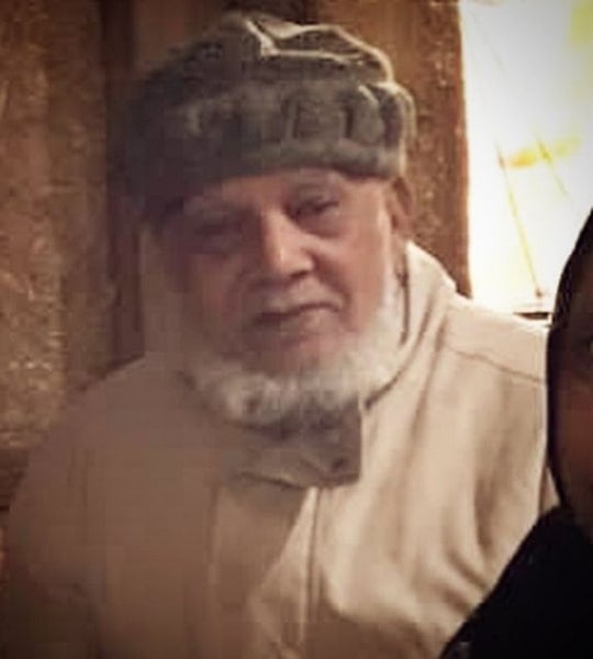 naz izi father
