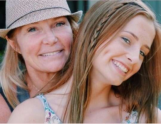 sarah hoffmeister mother