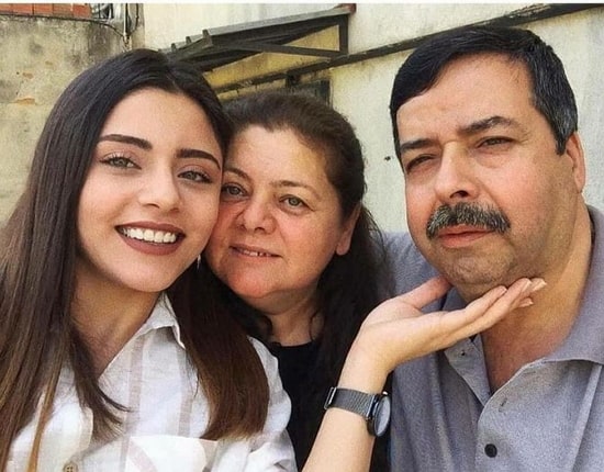 sila turkoglu parents