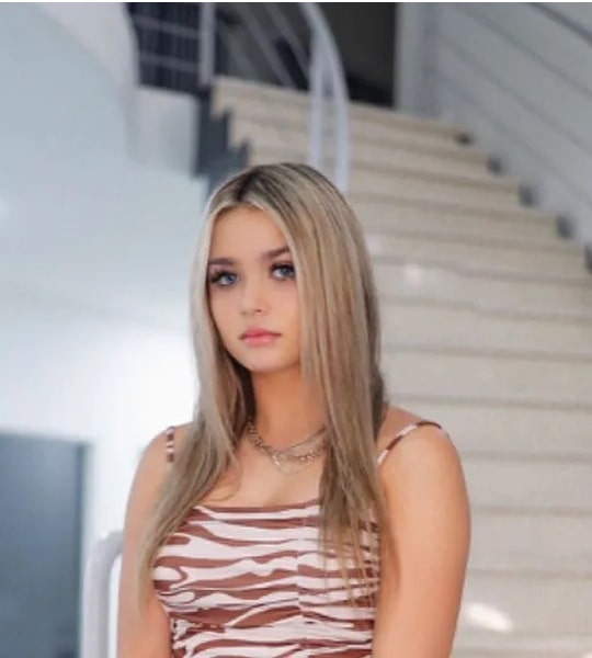 ava monpere old pic