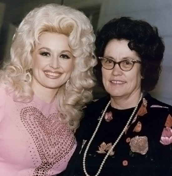 dolly parton mother