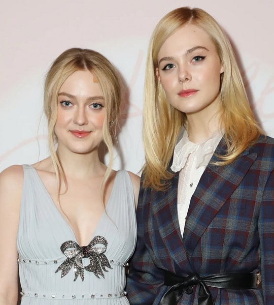 elle fanning sister