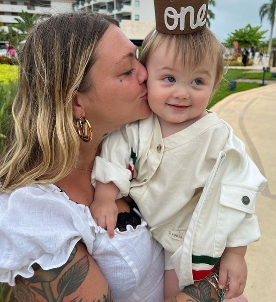 elle king son