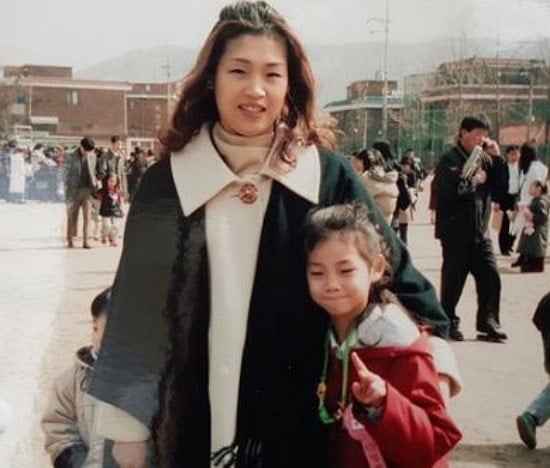 hoyeon jung mother