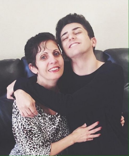 issa twaimz mother