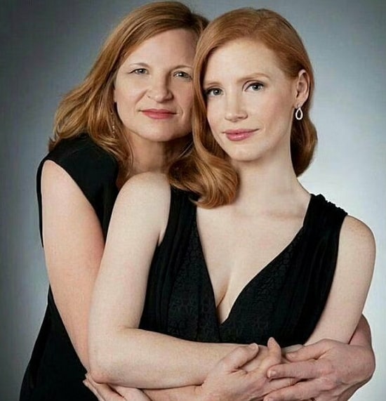 jessica chastain mother